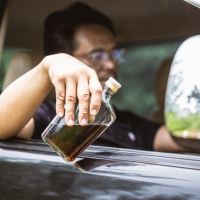 Uhapšene dvije osobe – jedna odbila testiranje na psihoaktivne supstance, druga vozila pijana
