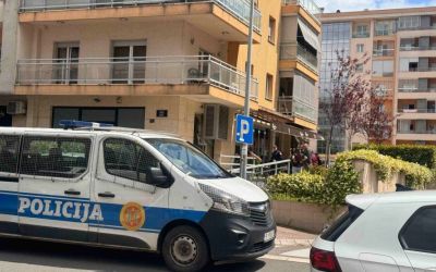 Rasvijetljen pokušaj ubistva u City kvartu: Mladić prišao stolu, ispalio tri projektila u pracu Podgoričanina