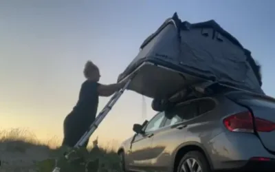 FOTO – Glumica Hristina Popović u Crnoj Gori spava na krovu automobila: Napravila montažni smještaj i uživa pod vedrim nebom