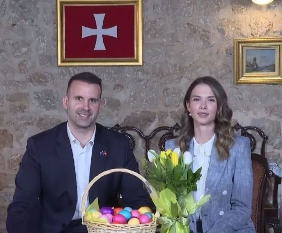 Spajić i njegova supruga uputili čestitke povodom vaskršnjih praznika