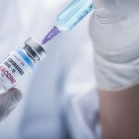 Doktor u Americi oslobođen optužbi za uništavanje kovid vakcina
