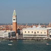 Turiste piknik u Veneciji koštao 4.000 eura: Šta sve ne smijete da radite u ovom gradu
