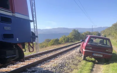 Danilovgrad: Mašinovođa zaustavio voz i spasio ženu kojoj je pozilio